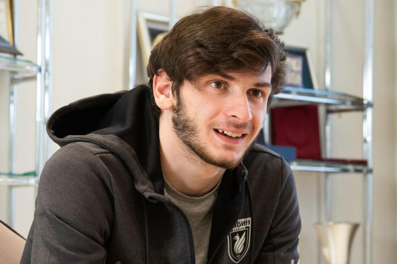 კვარაცხელიამ ყველაზე ნიჭიერ 21 წლამდე ფეხბურთელებს შორის გრინვუდსა და ვინისიუსს გადაუსწრო - რომელ ადგილზეა ქართველი ამომავალი ვარსკვლავი