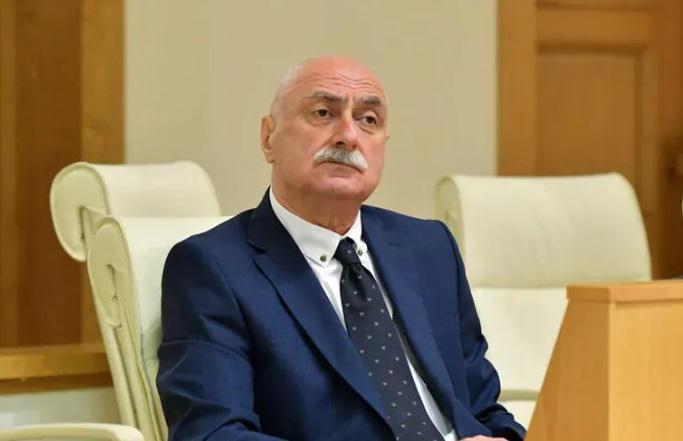 "პრივატული სივრცეა თქვენი ფილტვები და იქ რაც გინდა ის ჩაუშვით,  მაგრამ რომ ამოუშვებ,  ეს თქვენი პრივატული სივრცე არ არის - ეს უკვე საჯარო სივრცეა" - ლადო კახაძე