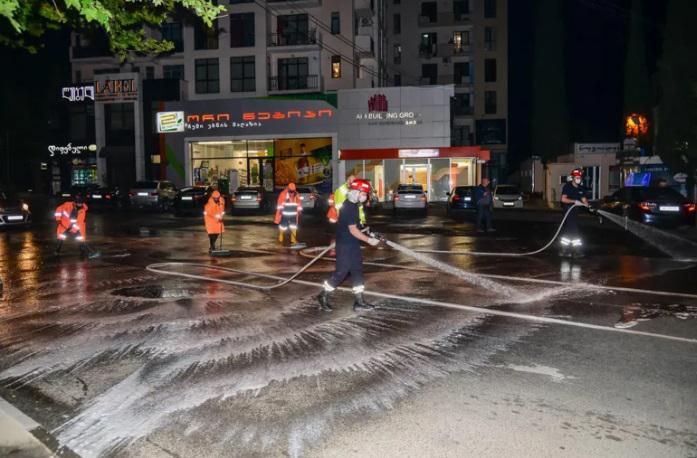 თბილისის მერია ხუთშაბათიდან ქუჩების მორეცხვის მასშტაბურ სამუშაოს დაიწყებს - "არის სრული მზადყოფნა"