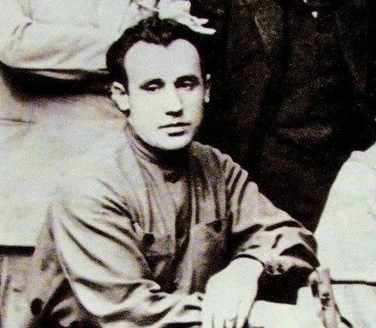 "ხომ ჩავეცი კომუნისტებს ლახვარი ზურგშიო!" - როგორ დაიწერა საბჭოური ცენზურის "ჩეპედ“ ქცეული ლექსი, რომლის გამოც კოლაუ ნადირაძე "აკრძალულ პოეტად" გამოაცხადეს