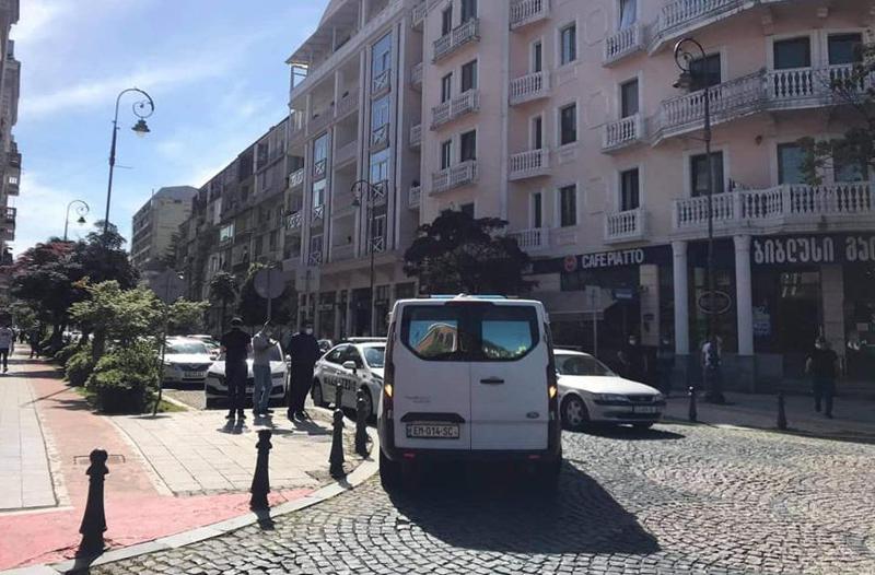 "დაახლოებით 10-12 წლის ბიჭები იყვნენ, ერთ-ერთმა მეორე დანით დაჭრა" - რა მოხდა ბათუმში, სადაც არასრულწლოვანი დაჭრეს