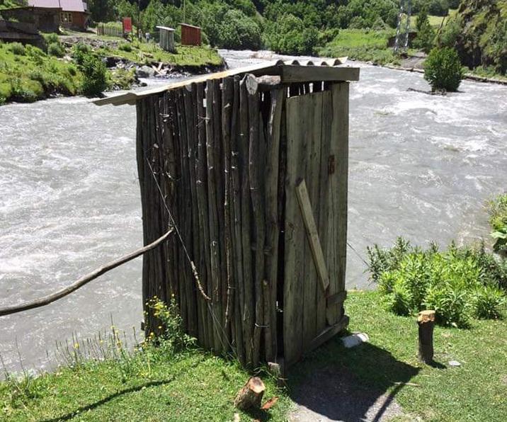 "ექსპედიციის წევრები პირდაპირ მივიდნენ ნათია თურნავასთან და უთხრეს, რომ ტუალეტების ძალიან დიდი პრობლემა იყო" - როდის ეშველება ქვეყანაში საზოგადოებრივ საპირფარეშოებს?