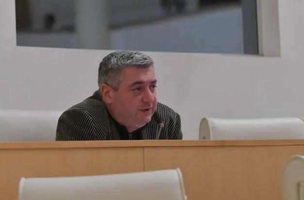 "ახლა უფრო ვნახე, რამდენად ბინძურია ეს პოლიტიკა და ნეტა, თავის დროზე მეთქვა უარი" - კახიშვილი არ გამორიცხავს, რომ "ქართული ოცნება" დატოვოს