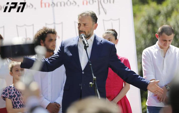 ლევან ვასაძე პრემიერს და მინისტრებს - "რა გეი აღლუმებათ, თქვენ მართლა... არ ვიტყვი რა... გპირდებით, აიკრძალება გარყვნილების საჯარო პროპაგანდა"