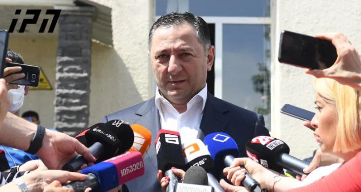 "მივესალმები "ნაცმოძრაობის" შესვლას პარლამენტში - გარეთ აქციების ტარებას, სჯობს, შიგნით იყვნენ და შიგნით იკამათონ" - ვახტანგ გომელაური