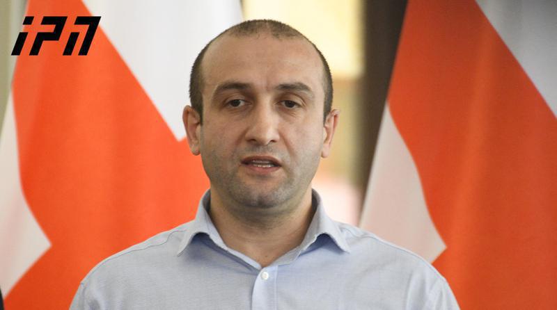 "წარმატებულ და ბედნიერ პოლიტიკურ ქორწინებას ვუსურვებ" - იაგო ხვიჩია ხაზარაძე-გახარიას შესაძლო გაერთიანებაზე