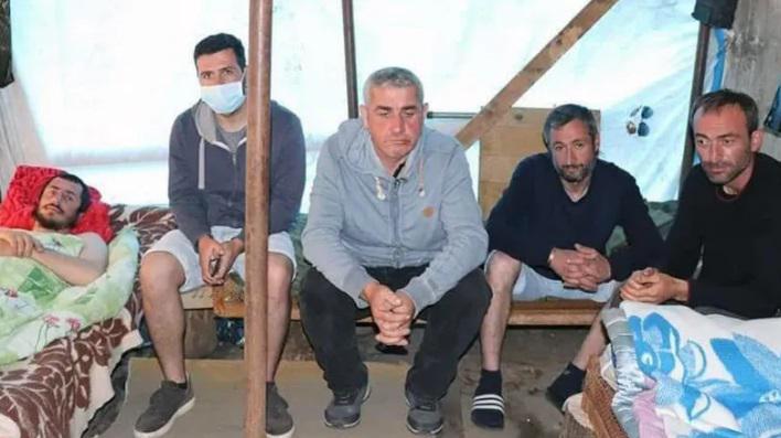 ჭიათურაში, პროტესტის ნიშნად, ადამიანებმა პირი ამოიკერეს - მათი განცხადებით, "ჯორჯიან მანგანეზის" სამუშაოების გამო სახლები დაიბზარა