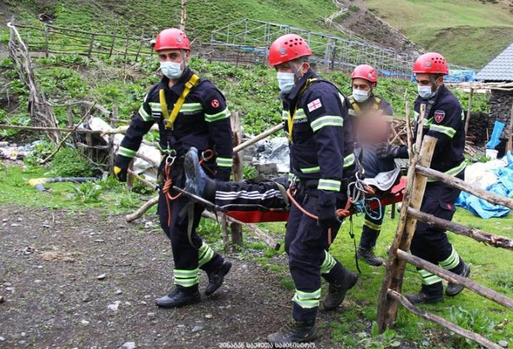 მაშველებმა ომალოდან შეუძლოდ მყოფი მწყემსი და აშშ-ის მოქალაქე ჩამოიყვანეს