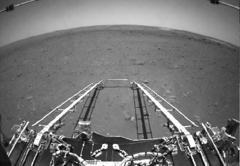 მარსი ჩინური მარსმავალის ობიექტივში - რა ფოტოები გამოაგზავნა  Zhurong-მა "წითელი პლანეტიდან“