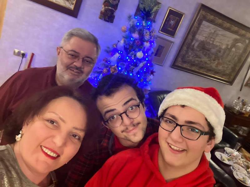 "21 წელია ამ დაბადების დღეს ვგეგმავდით და შენთან ვერ ვარ... არ დაგრჩები ამ 21-ს ვალში" - თინა ხიდაშელის ემოციური პოსტი იუბილარ შვილს