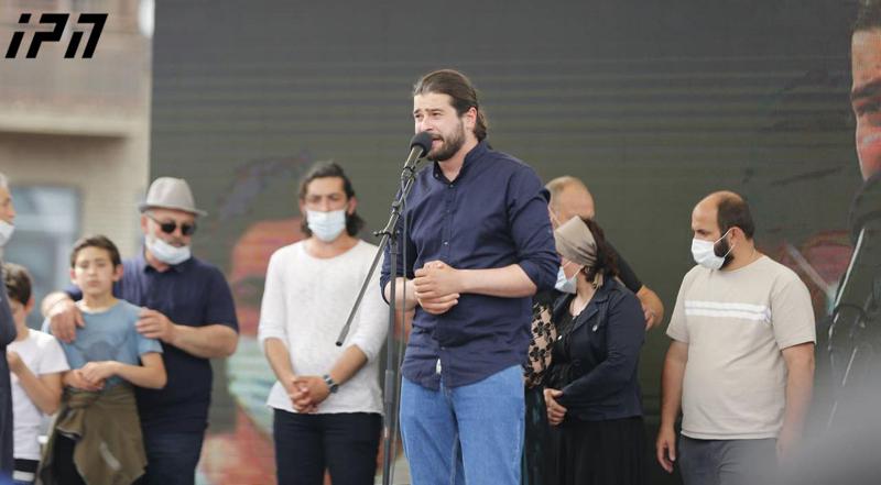 "თუ ხელისუფლება არ გაითვალისწინებს ამ სიმრავლეს, ხალხის მოთხოვნას, ჩვენ კი არ გადავაგდებთ, თვითონვე მოარყევს თავის თავს" - გოლეთიანი განმარტავს, რატომ არ სურთ პარტიული ბრძოლა