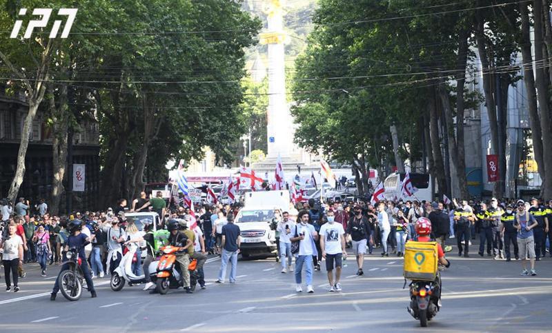 "ნამახვანჰესის" მოწინააღმდეგეებმა რუსთაველის გამზირი გადაკეტეს - LIVE