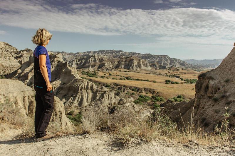 "საქართველოში არ აქვს მნიშვნელობა საით წახვალ - ოთხივე მიმართულებით ყველაფერი საოცარია" - რას წერენ შვეიცარული გაზეთი და მისი მკითხველები?