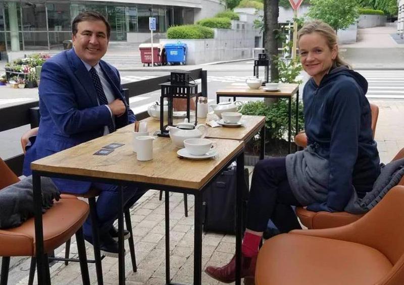 "მართლაც ძალიან შთამბეჭდავი გერმანელი პოლიტიკოსი" - რას წერს  მიხეილ სააკაშვილი ევროპარლამენტარ ვიოლა ფონ კრამონთან შეხვდრის შემდეგ?