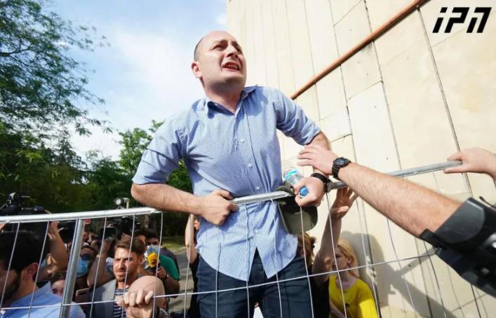 მოძრაობა "საქართველოსთვის" აქტივისტების თქმით, გახარიამ მათი ორგანიზაციის სახელი მოიპარა