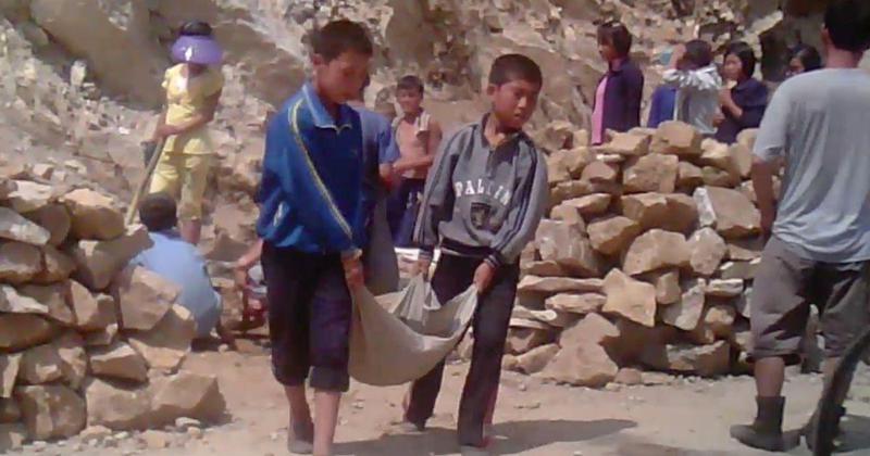 "ობოლი ბავშვები მაღაროებსა და ფერმებში საკუთარი სურვილით მუშაობენ" - ჩრდილოეთ კორეის ახალი ამბების ცენტრალური სააგენტო (ფოტოები)