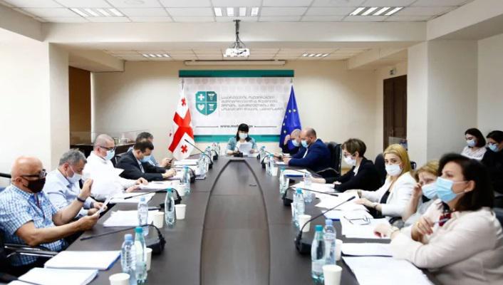 პროფესიული განვითარების საბჭომ 8 ექიმს სახელმწიფო სერტიფიკატის მოქმედება დროებით შეუჩერა