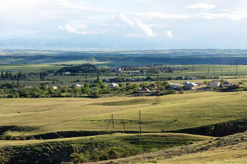 რა ღირს მიწის ნაკვეთები თბილისის შემოგარენში და რა უნდა გაითვალისწინოთ მისი ყიდვისას