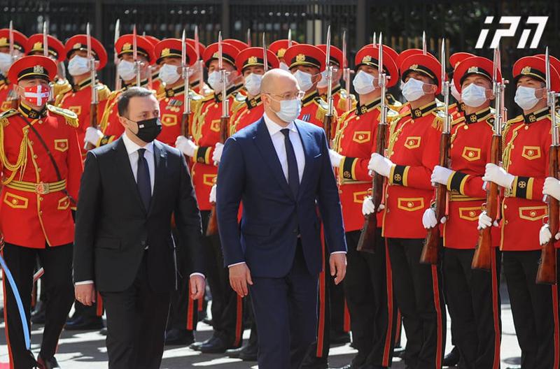 "მოტივირებული ვართ, ძალიან მალე გავხდეთ ნატო-ს წევრები, საერთოა ჩვენი სწრაფვაც ევროკავშირისკენ" - უკრაინის პრემიერის ვიზიტის დეტალები და ძირითადი მესიჯები