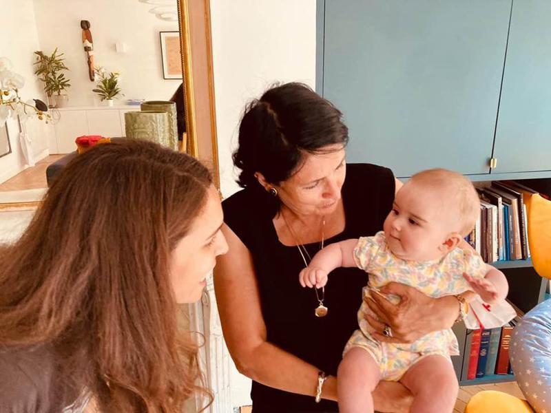 სალომე ზურაბიშვილი ქალიშვილთან და შვილიშვილთან ერთად - ფოტო პრეზიდენტის "ფეისბუქიდან"