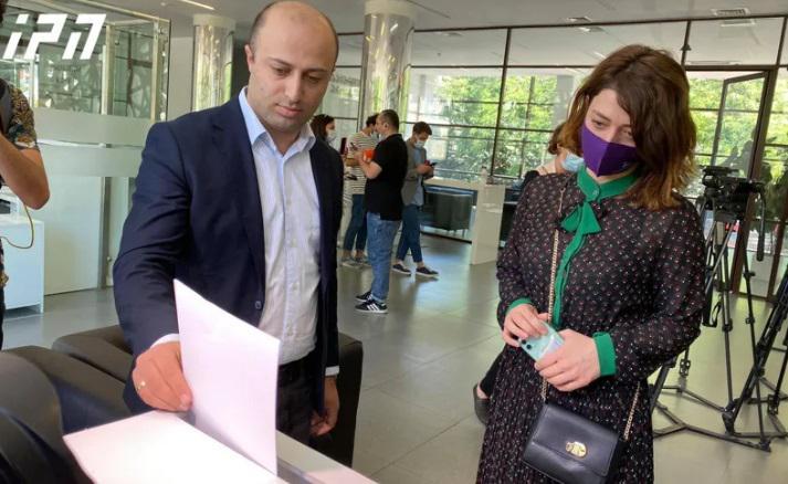 "ამ უმძიმეს ბრალდებებს სამართლებრივი პასუხები სჭირდება" - გახარიას გუნდმა ირაკლი კობახიძის განცხადებასთან დაკავშირებით, პროკურატურაში განცხადება შეიტანა