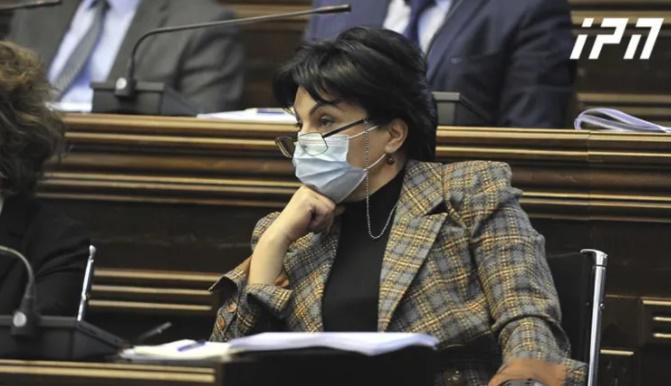 "როცა სიტუაცია არაჯანსაღია, ფსიქოლოგის და ფსიქიატრის ჩარევა ადეკვატურია... სიცრუის დეტექტორიც უნდა დავაყენოთ" - "ოცნების" დეპუტატი