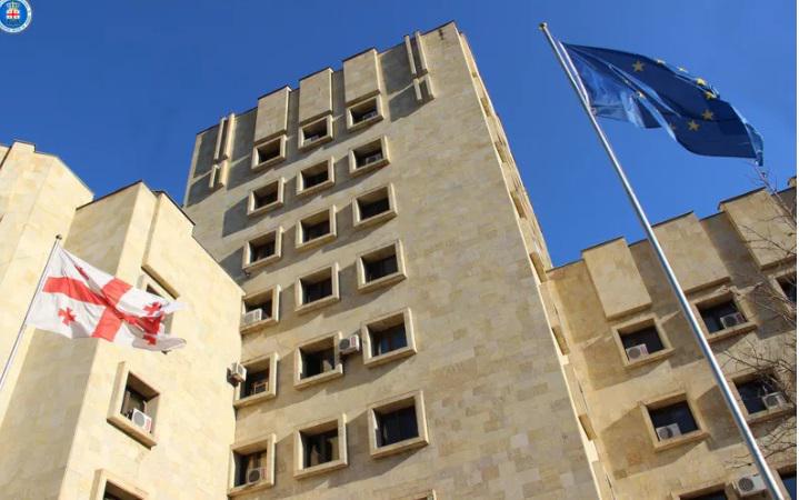 სააპელაციო სასამართლომ 8 წლის ბავშვის გაუპატიურებისთვის ბრალდებულს პატიმრობა შეუფარდა