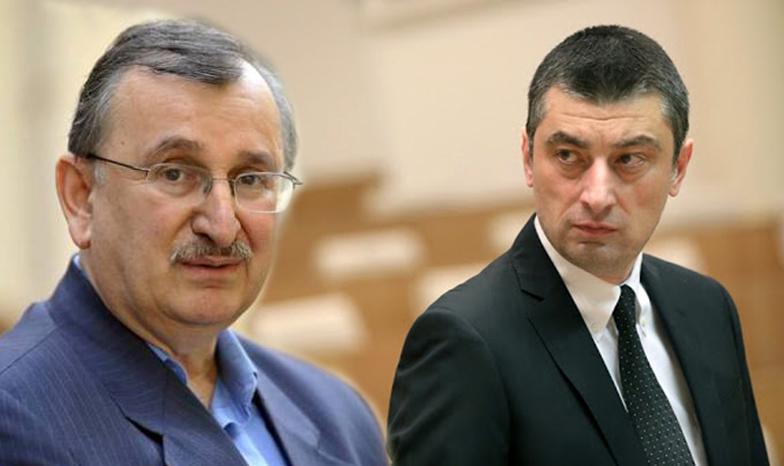 "ვის უნდა მასთან ალიანსი?! იცით როგორ არის? - რესტორანთან იდგე გარეთ, წვიმაში ატუზული და იძახდე, არ შევალ! ვინ გეპატიჟება?!" - რომან გოცირიძე გახარიაზე