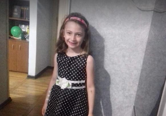 8 წლის ელენე სუბელიანს, რომელსაც სიმსივნე დაუდგინდა, საზოგადოების დახმარება ესაჭიროება