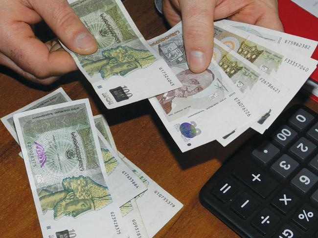 რამდენია საქართველოში საშუალო თვიური ხელფასი და სად უხდიან ყველაზე მეტს დასაქმებულებს