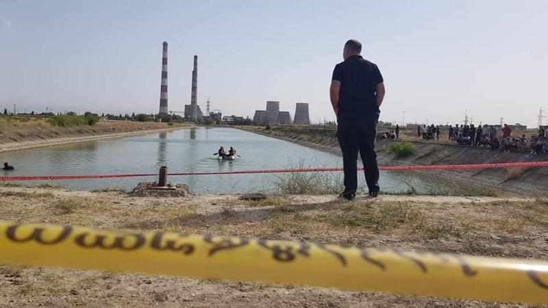 "ტბაზე ბანაობა აკრძალულია, რადგან ძალიან დამრეცი ნაპირები აქვს... თუმცა ტერიტორიას არავინ აკონტროლებს" - რა გახდა გარდაბანში ტრაგედიის მიზეზი?