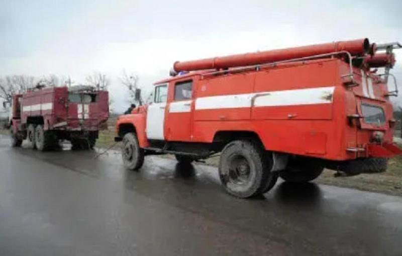 რუსთავში, მე-13 საჯარო სკოლის მიმდებარე ტერიტორიაზე ხანძარი გაჩნდა - როგორია ამ დროისთვის ვითარება ადგილზე