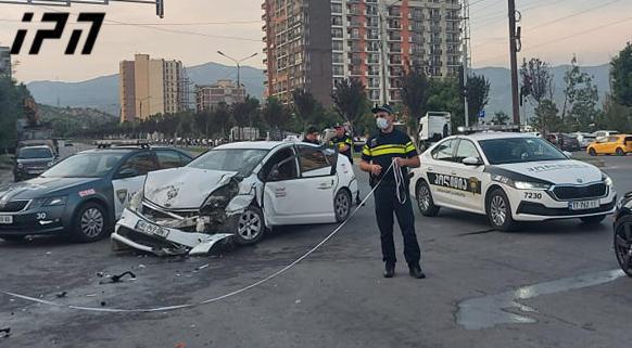 თბილისში, პეტრიწის ქუჩაზე ავარიის შედეგად, ერთი ადამიანი დაშავდა