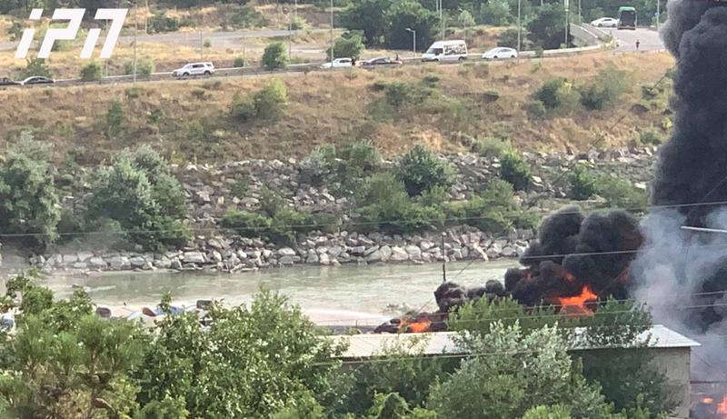 თბილისში, ისნის რაიონში ხანძარია