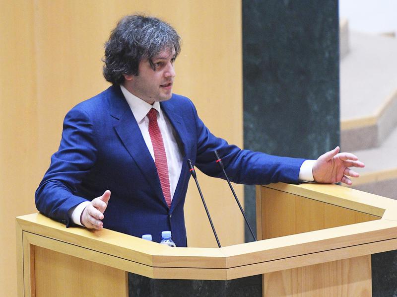 "არსებობს იგავი - "კუ და მორიელი", წყალზე კუს მორიელი გადაჰყავს და კბენს, ეკითხებიან, რატომ კბენს? - ასეთია მათი გვარი, ასეთია ამ პოლიტიკური ძალის გვარი" - კობახიძე "ნაცმოძრაობაზე"