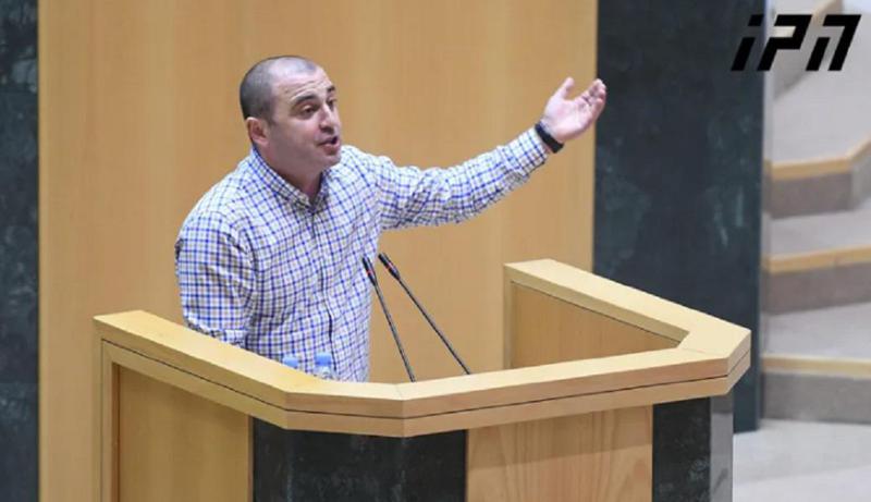 "უხერხულობას უნდა გიქმნიდეთ ბერასთან  ჩანაწერის გავრცელების შემდეგ, მანდ რომ ზიხართ - მართლა ვდარდობ, როგორ ზიხართ მანდ?" - ხაბეიშვილი ღარიბაშვილს