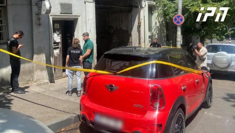 უბედური შემთხვევა თბილისში - საცხოვრებელი კორპუსის მე-3 სართულის აივნიდან ქალი გადმოვარდა