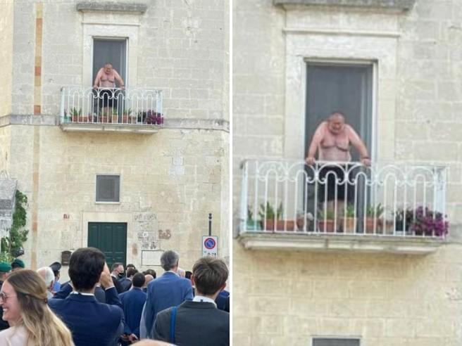 იტალიელმა პროფესორმა G20-ის მონაწილეებს "შოუ მოჰპარა“ - წელს ზემოთ შიშველი ნიკოლა ფრანჯიონეს ფოტოები, რომელსაც პოლიტიკოსებმა მყუდროება დაურღვიეს