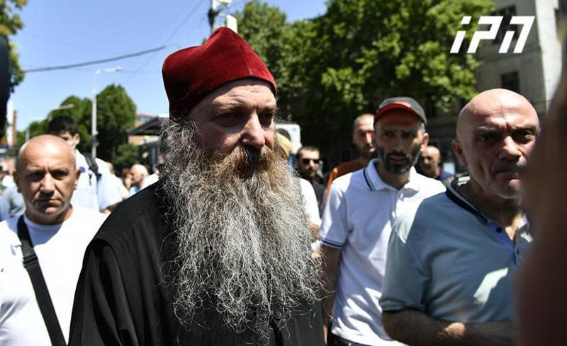"ვწუხვარ, რომ ასე შეგემთხვათ, მაგრამ მე პირად და საპატრიარქოს პასუხისმგებლობას აბსოლუტურად არ ვგრძნობ" - მეუფე იაკობი ჟურნალისტებს