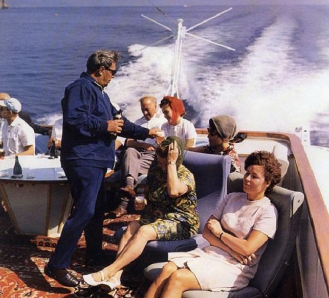 ოდესაში ჩაძირულ ბრეჟნევის საყვარელ იახტას ამერიკელები ამოიღებენ - "ბურევესტნიკის" თავგადასავალი, რომლის ბაზაც, თავის დროზე, საქართველოში იყო