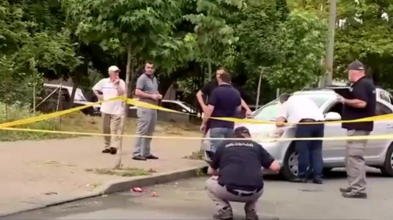 ბათუმში 35 წლამდე მამაკაცი ცივი იარაღით დაჭრეს - "გაშველების დროს დაუჭრიათ. მის ეზოში იყო ჩხუბი..."