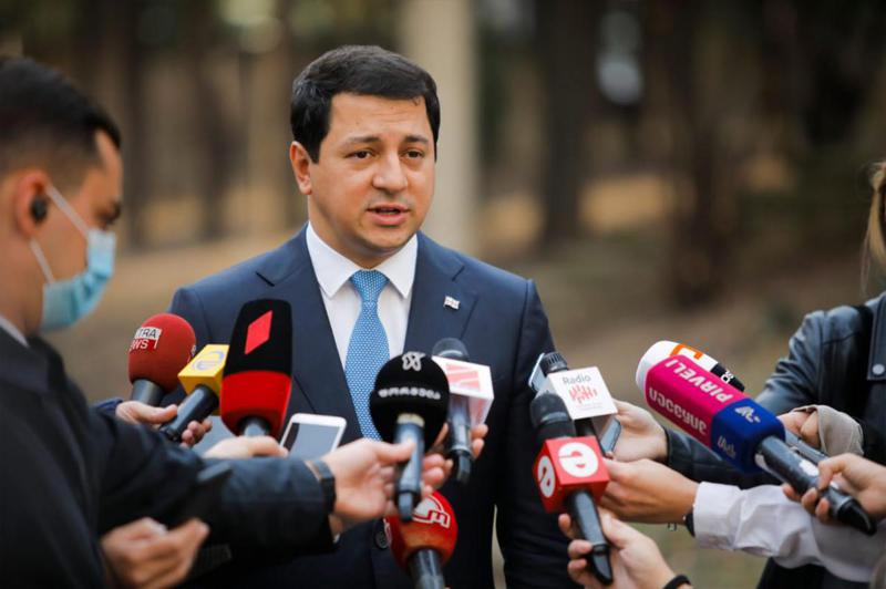 "რადიკალური ოპოზიციის შიგნით რადიკალური პროცესები მიმდინარეობს - ზოგიერთს სურს იყოს მუხა, ზოგიერთს სურს იყოს მეხი, ზოგს სურს გაზაფხული იყოს" - თალაკვაძე