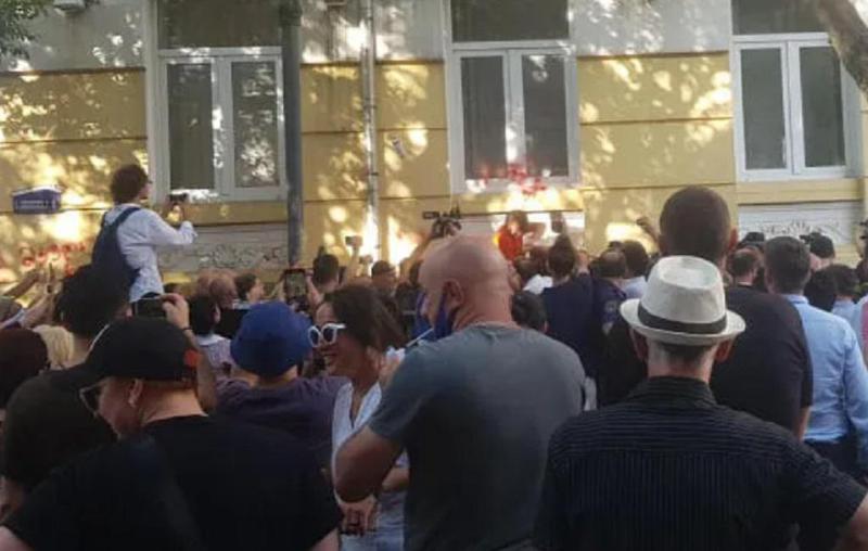 აჭარის მთავრობის სახლთან სამართალდამცველებსა და ოპოზიციის წარმომადგენლებს შორის დაპირისპირება იყო