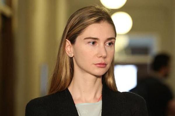 "შეშინებული შს მინისტრი ჯერ შემოიპარა პარლამენტში განსხვავებული ტრანსპორტით, შემდეგ კი შეშინებული და მალულად, გაიპარა სხდომათა დარბაზიდან" - ბოკუჩავა