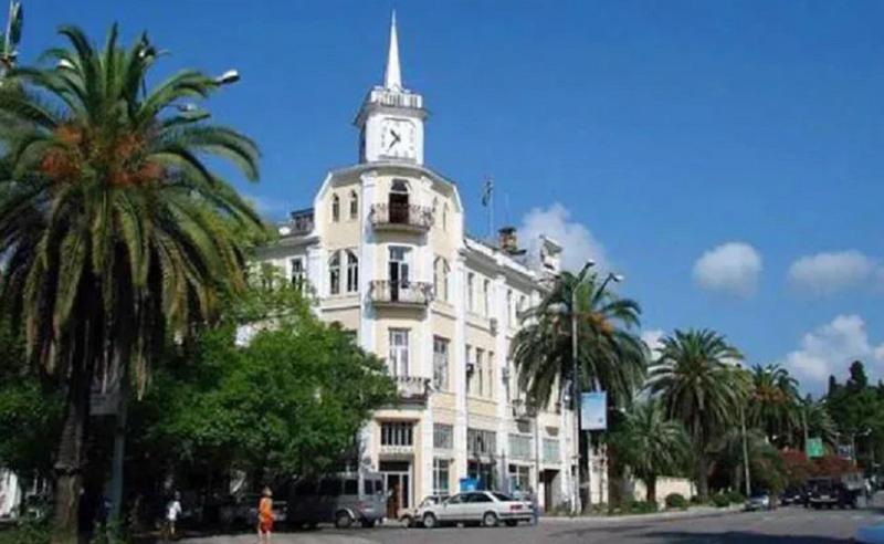 "აფხაზეთში რუსეთის სამხედრო ყოფნა, რამაც ასე შეაწუხა ვლადიმერ ზელენსკი, არანაირად არ ეხება საქართველოს ტერიტორიას" - დე ფაქტო აფხაზეთის ე.წ. საგარეო უწყება