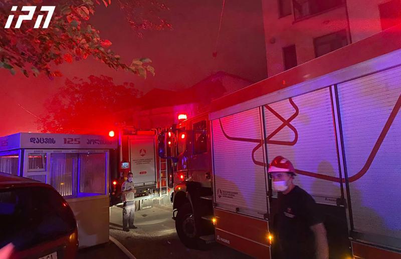 თბილისში, ლაღიძის ქუჩაზე ხანძარი გაჩნდა - არიან დაშავებულები