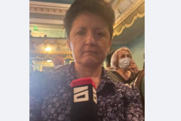 "არ დავაბრუნებ! ამით უნდა გაუწყოთ გაკეთებული საქმეების შესახებ" - წულუკიანმა სენაკში "მთავარი არხის" ჟურნალისტს მიკროფონი წაართვა