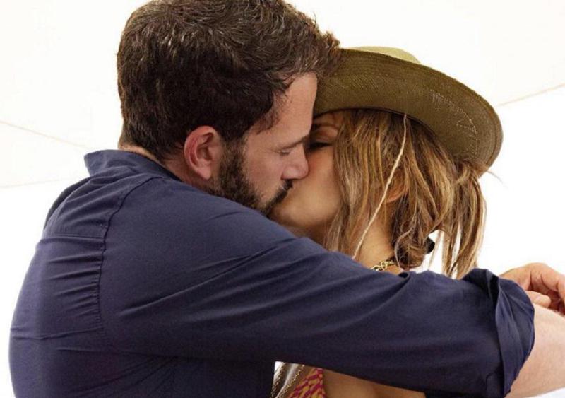 ჯენიფერ ლოპესისა და ბენ აფლეკის ვნებიანი სიყვარულის ამბავი  - როგორ აღნიშნა მომღერალმა დაბადების დღე საყვარელ მამაკაცთან ერთად იახტაზე