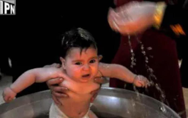 სამების ტაძარში ჩვილთა საყოველთაო ნათლობა მიმდინარეობს - დღეს 1600-მდე ბავშვი მოინათლება