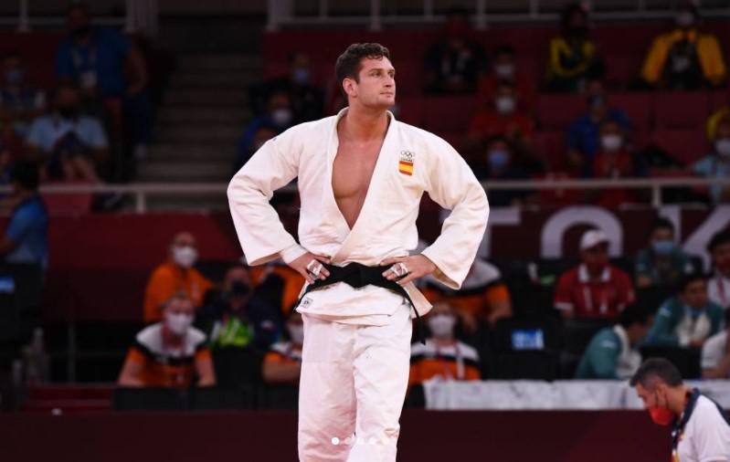 ესპანეთის სახელით მოასპარეზე ნიკო შერაზადიშვილი რუს მოწინააღმდეგეს დანებდა, თუმცა მსაჯმა შეხვედრა დროულად არ გააჩერა და ძიუდოისტმა გონება დაკარგა (ვიდეო)